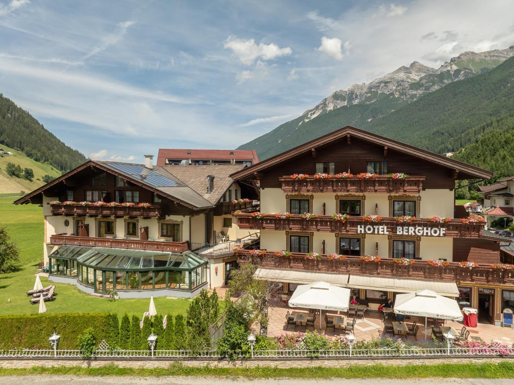 Hotel Berghof Neustift im Stubaital Eksteriør bilde
