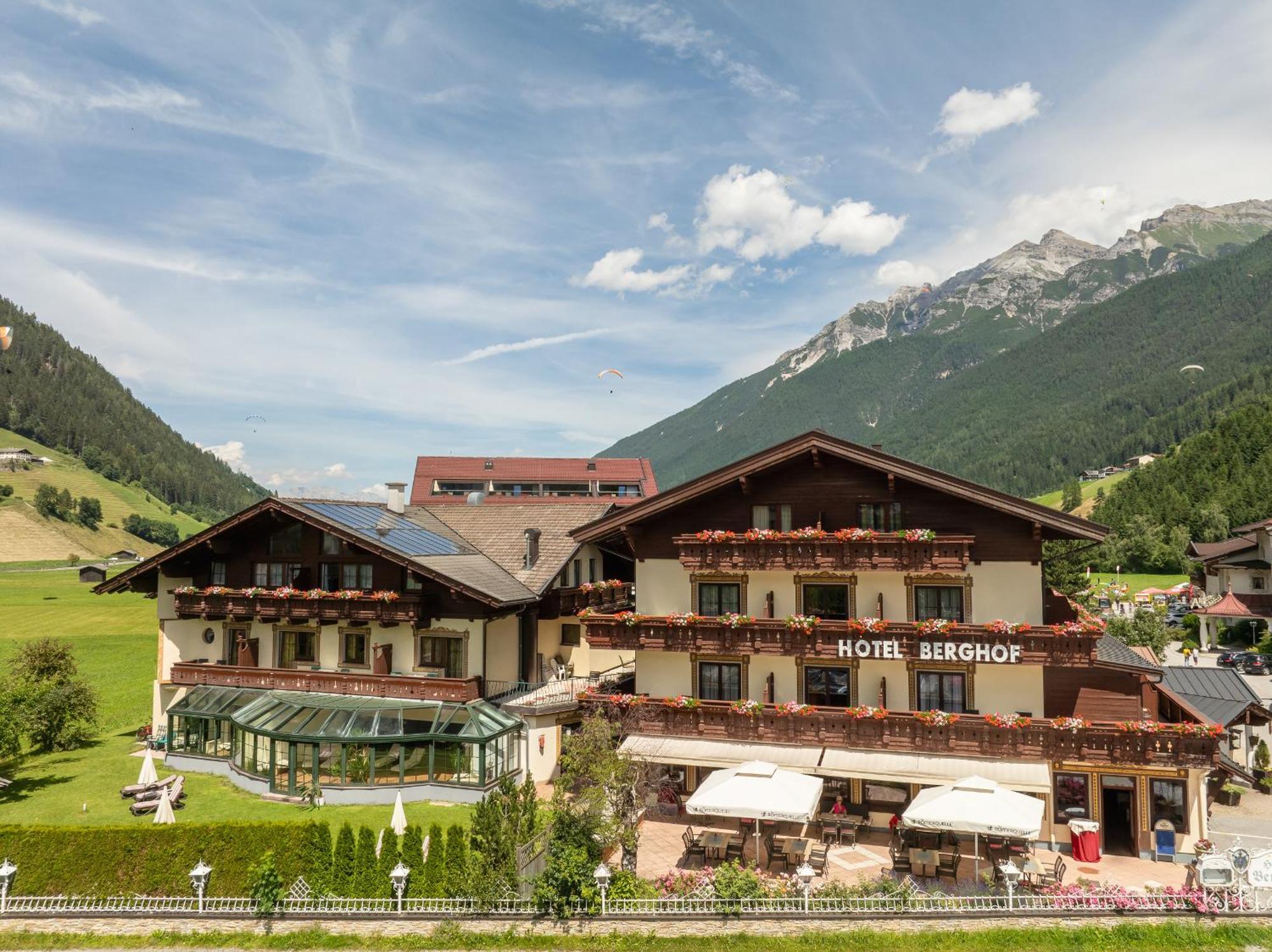 Hotel Berghof Neustift im Stubaital Eksteriør bilde