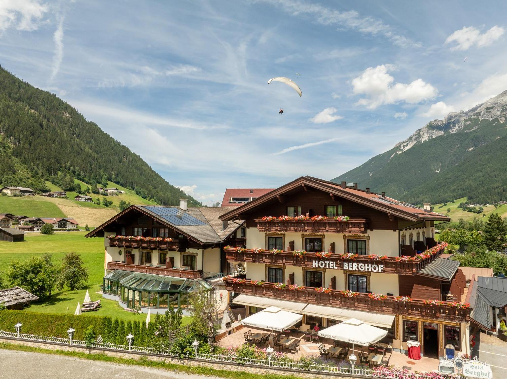 Hotel Berghof Neustift im Stubaital Eksteriør bilde
