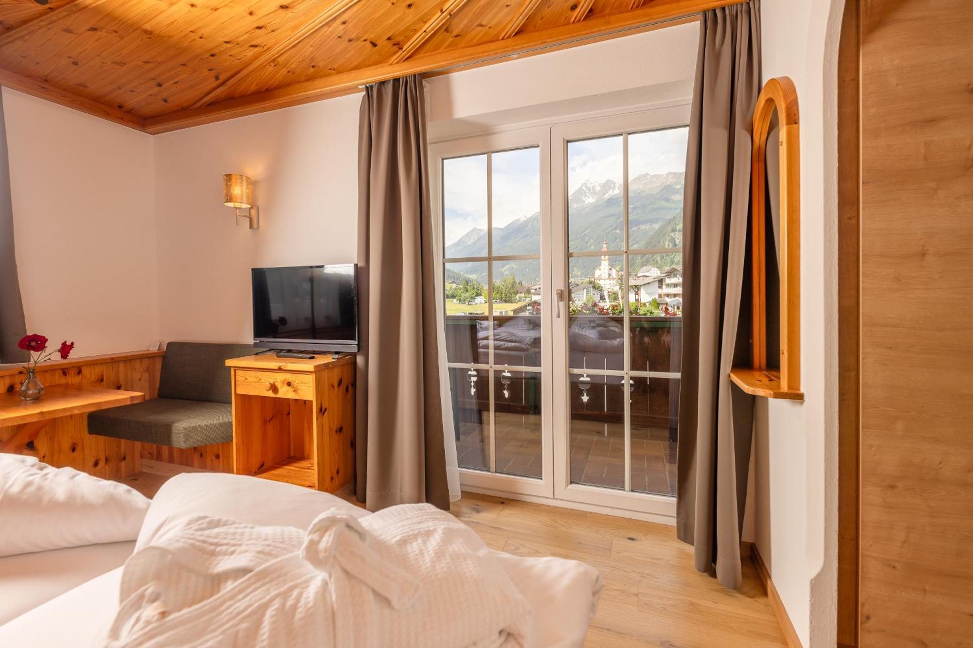 Hotel Berghof Neustift im Stubaital Eksteriør bilde